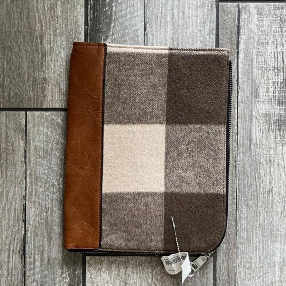Brown and Cream Bags with Style and Functionality